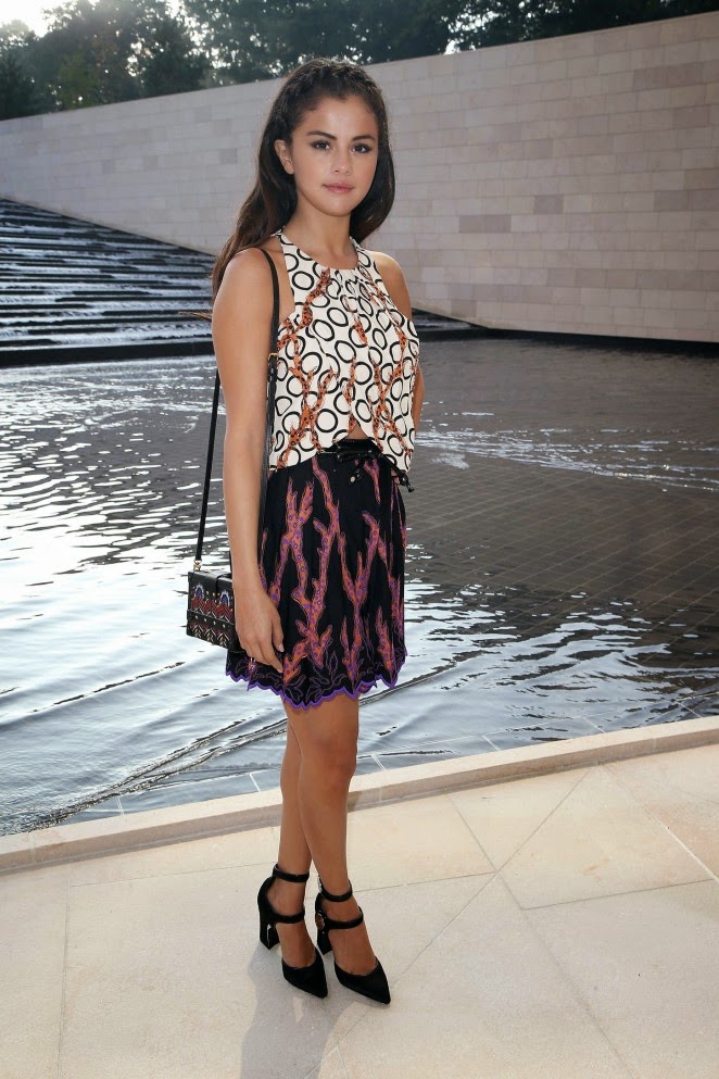 Louis Vuitton - Selena Gomez wearing a Louis Vuitton gown at the